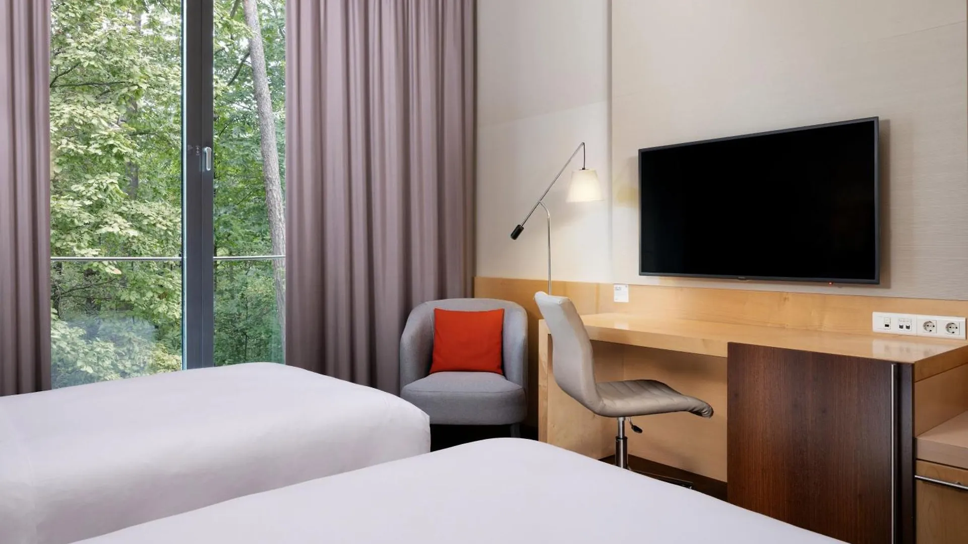 Four Points By Sheraton Ljubljana Mons Hotel 4*,