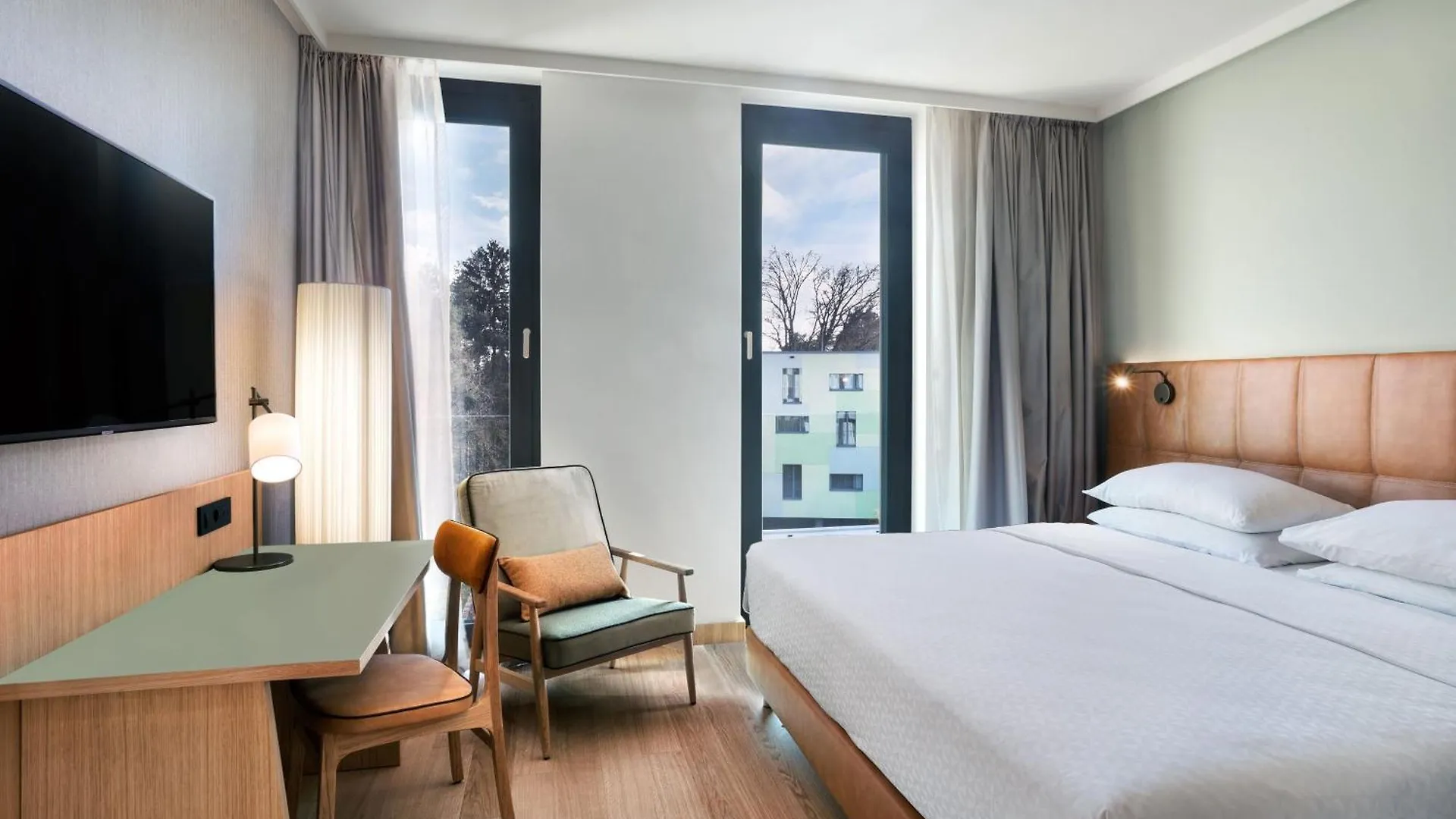 Four Points By Sheraton Ljubljana Mons Hotel 4*,