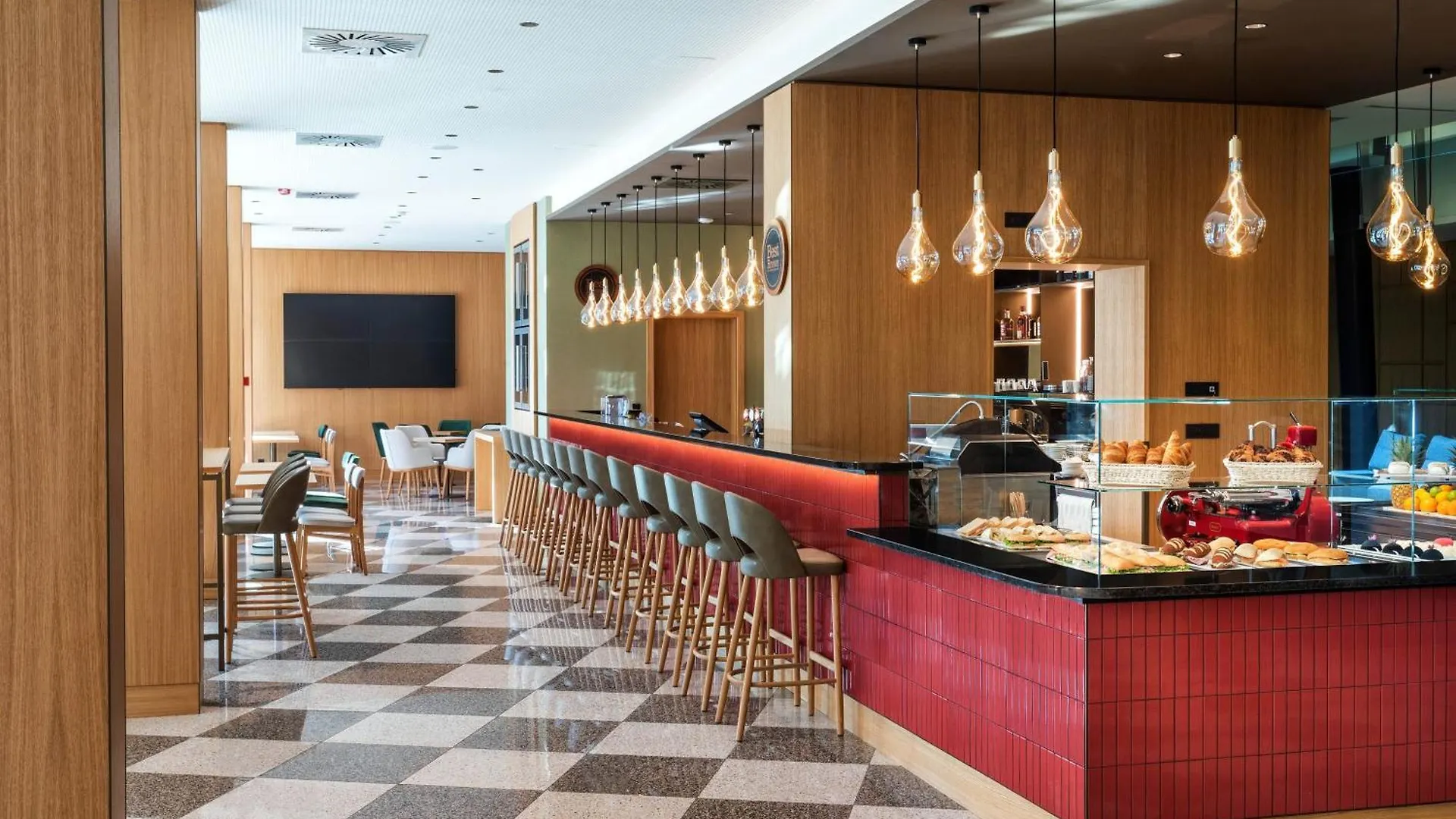 Four Points By Sheraton Ljubljana Mons 4*,