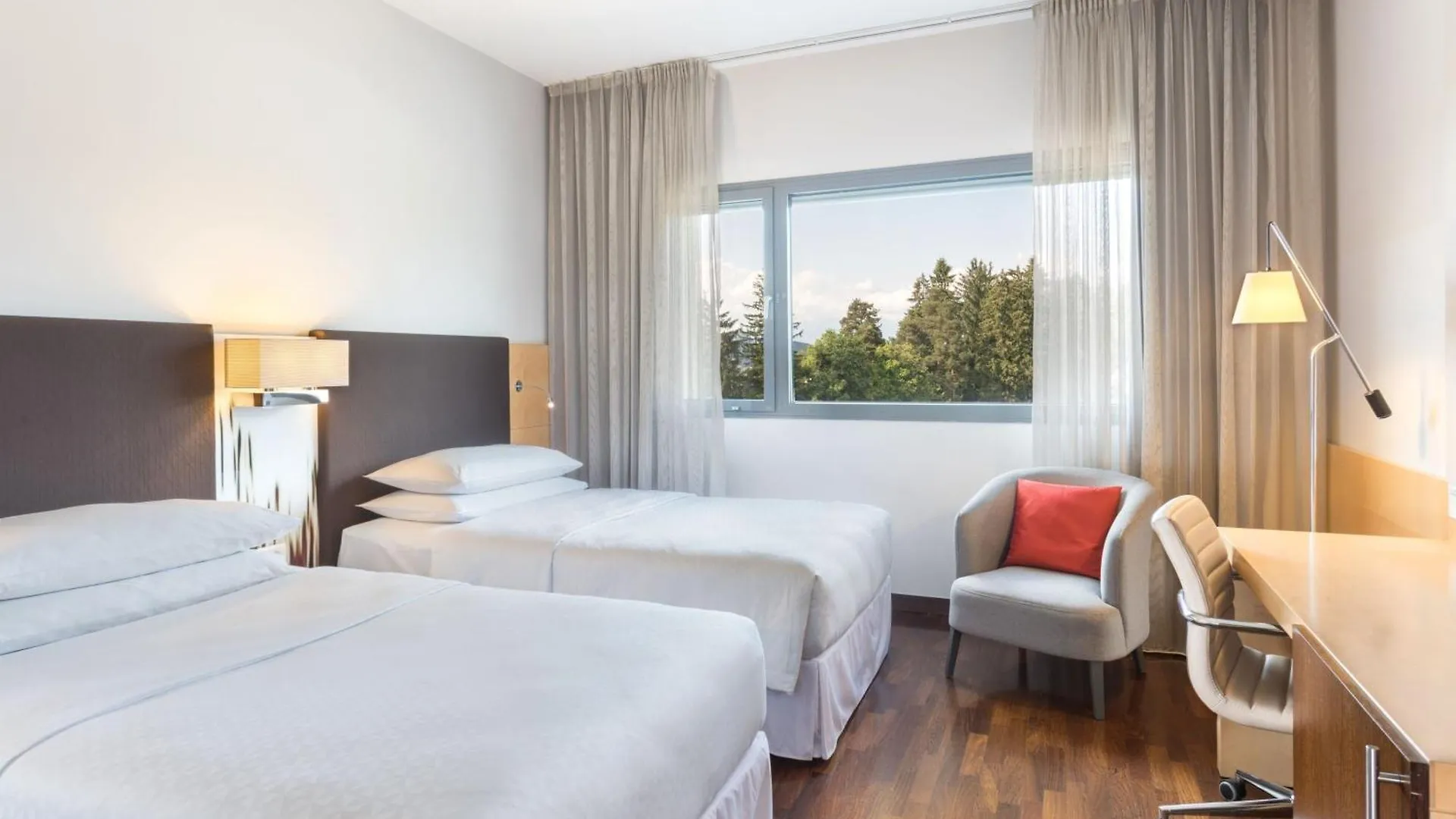 Hotel Four Points By Sheraton Ljubljana Mons